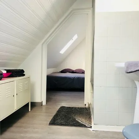 Appartement F1 Atypique Au Centre De *